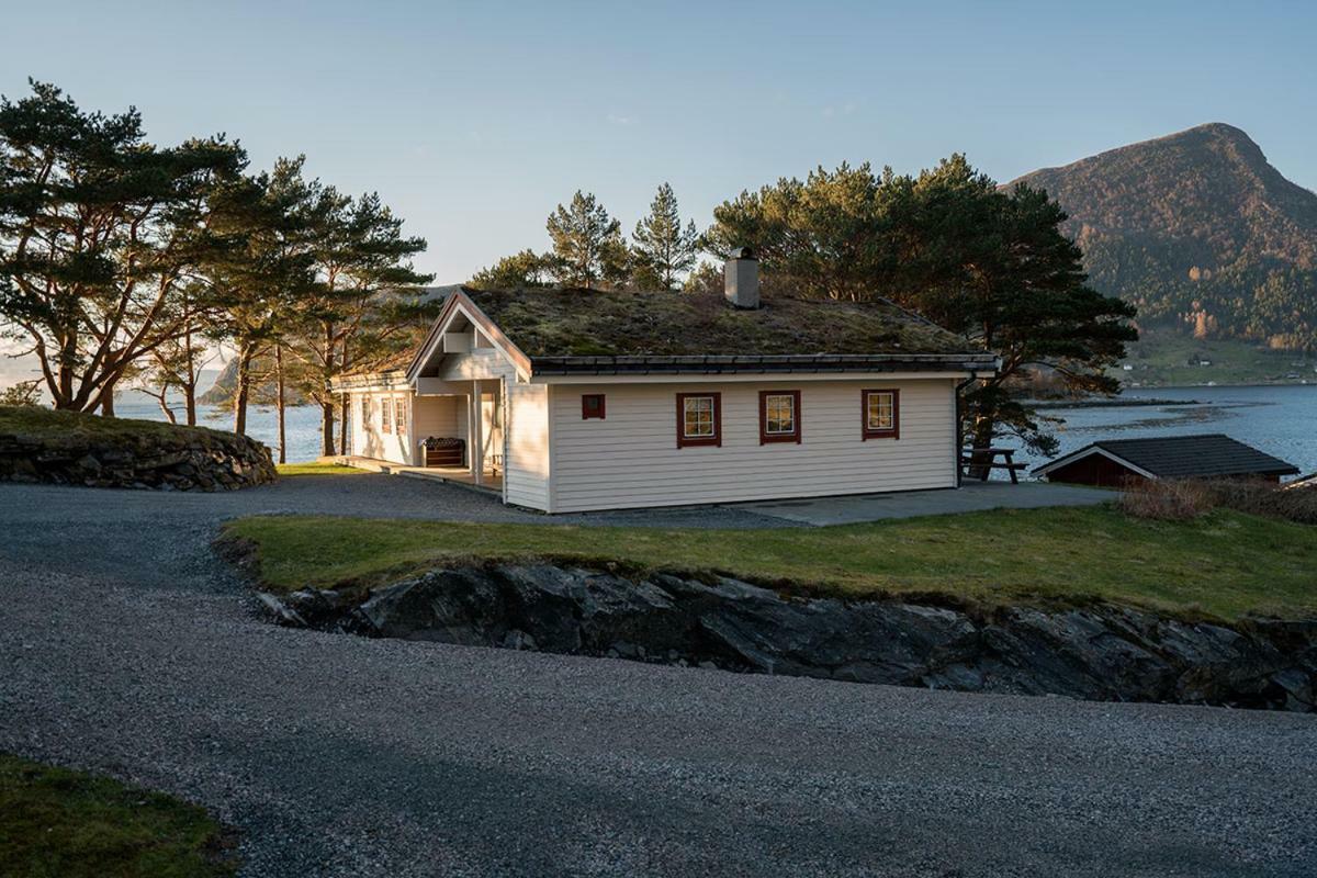 Skottneset Feriesenter Hotel Barmen ภายนอก รูปภาพ
