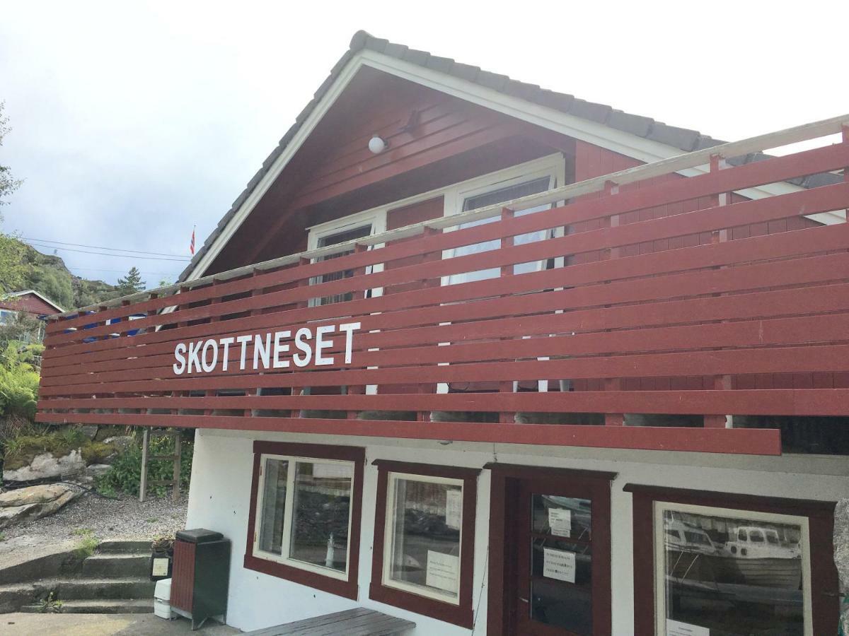 Skottneset Feriesenter Hotel Barmen ภายนอก รูปภาพ